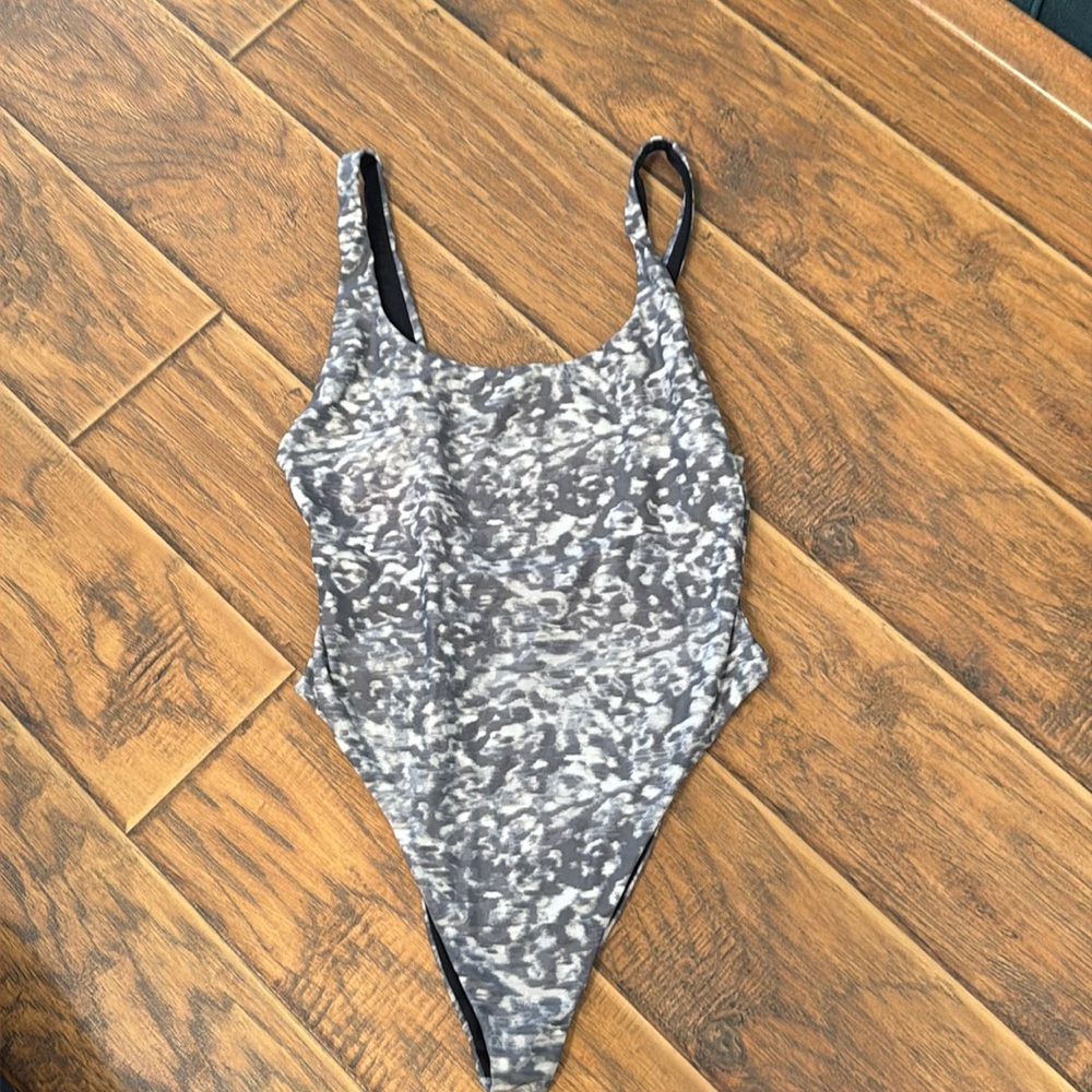 RVCA bathing suit one piece. RVCA Leopard Haze One Piece Bikini